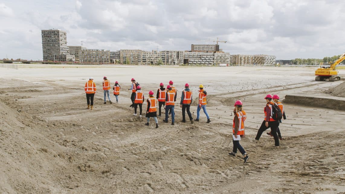 De rafelrand, de nieuwe wijk en de bouwput